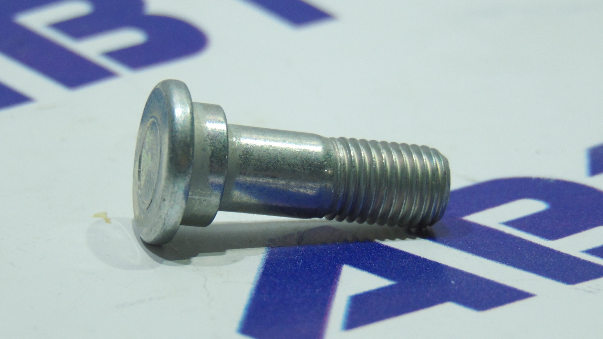 болт крепления натяжителя грм меган 2. болт натяжителя рав 4 2. болт ролика грм 2190 8кл. болт обводного ролика 6isbe. болт стартера 2123.