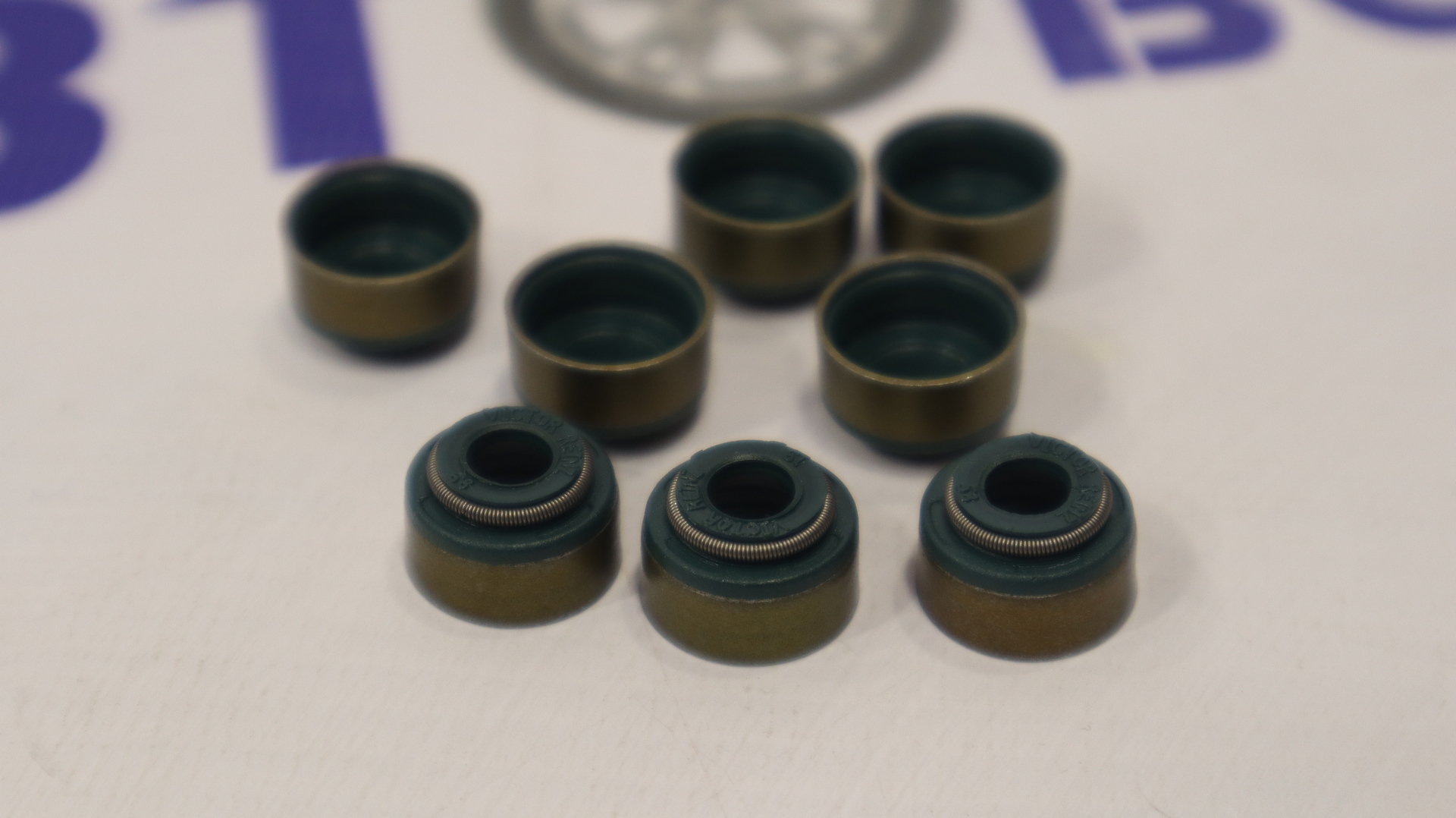 Сальник клапанов 8кл. 4 8 клапанов артикул. Маслоотражательный колпачок дэу 8 клапанов. Маслосъемные колпачки заз шанс 1. Маслосъемные колпачки corteco приора.