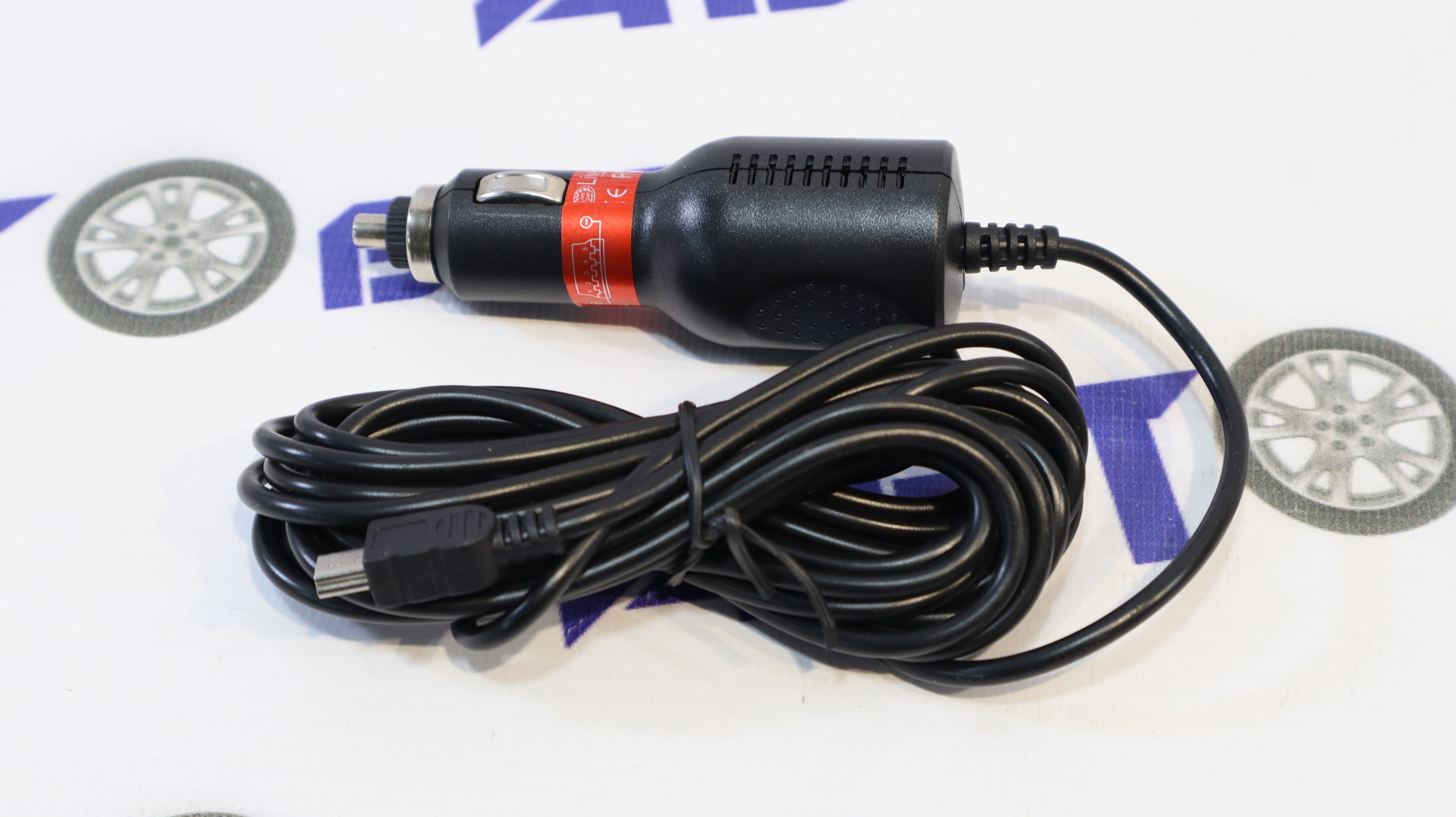 Зарядное устройство в прикуриватель (телефон-планшет-регистратор) с проводом 3.5м (Mini USB) 5V 2A-1A Китай