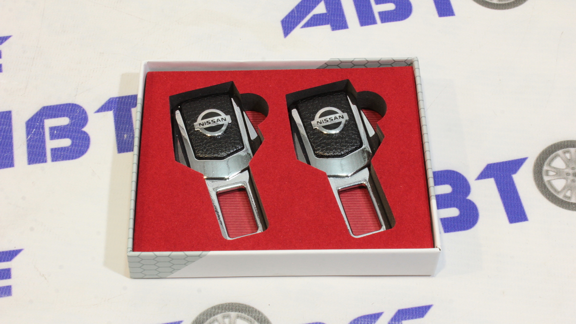Заглушка ремня безопасности (металл + кожа) (комплект 2шт) с логотипом Nissan