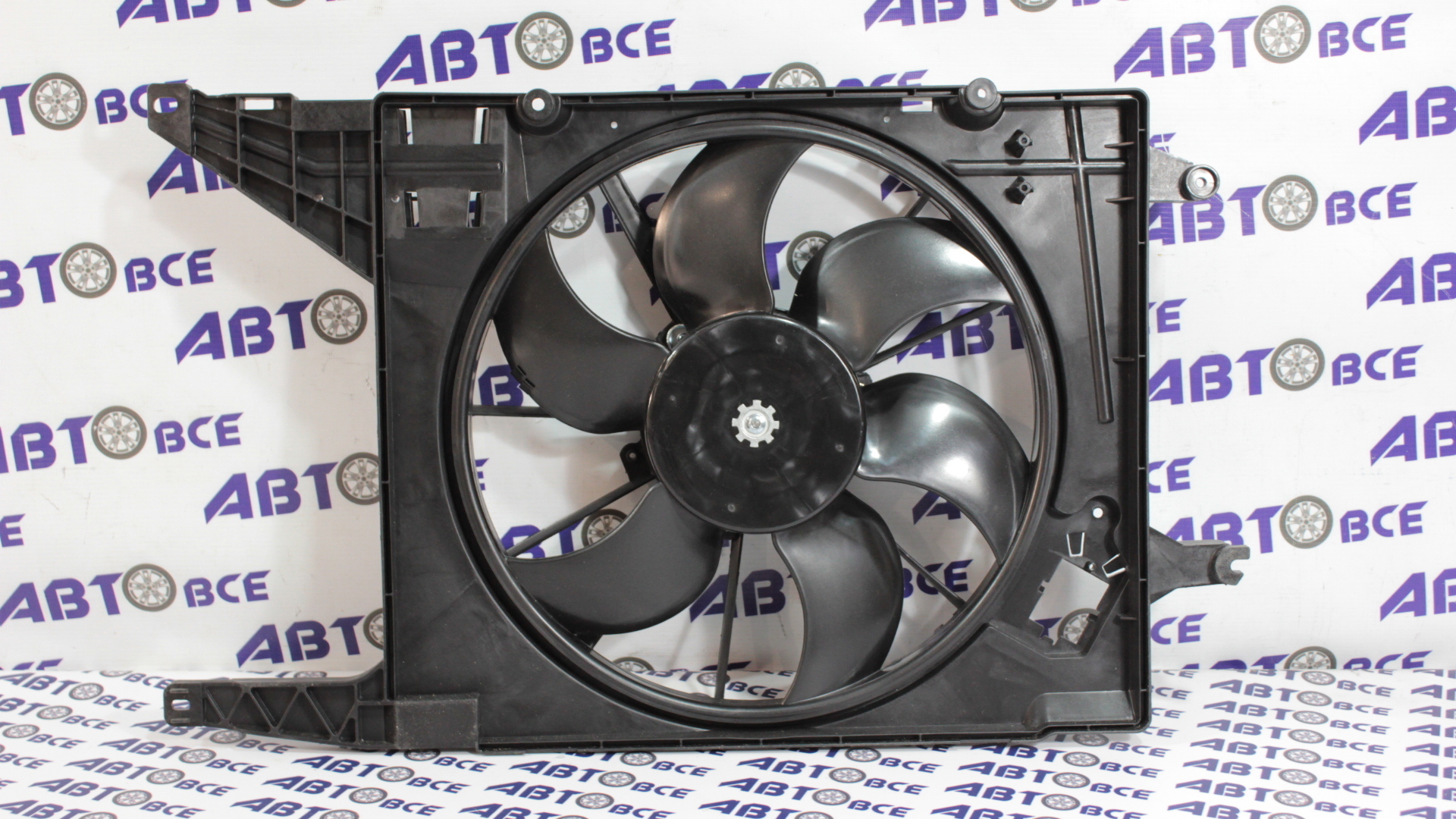 Вентилятор основной (охлаждения) Logan,Largus,Sandero 8V 1.6 (с 2008г) (с кондиционером) (в сборе с диффузором) TERMAL