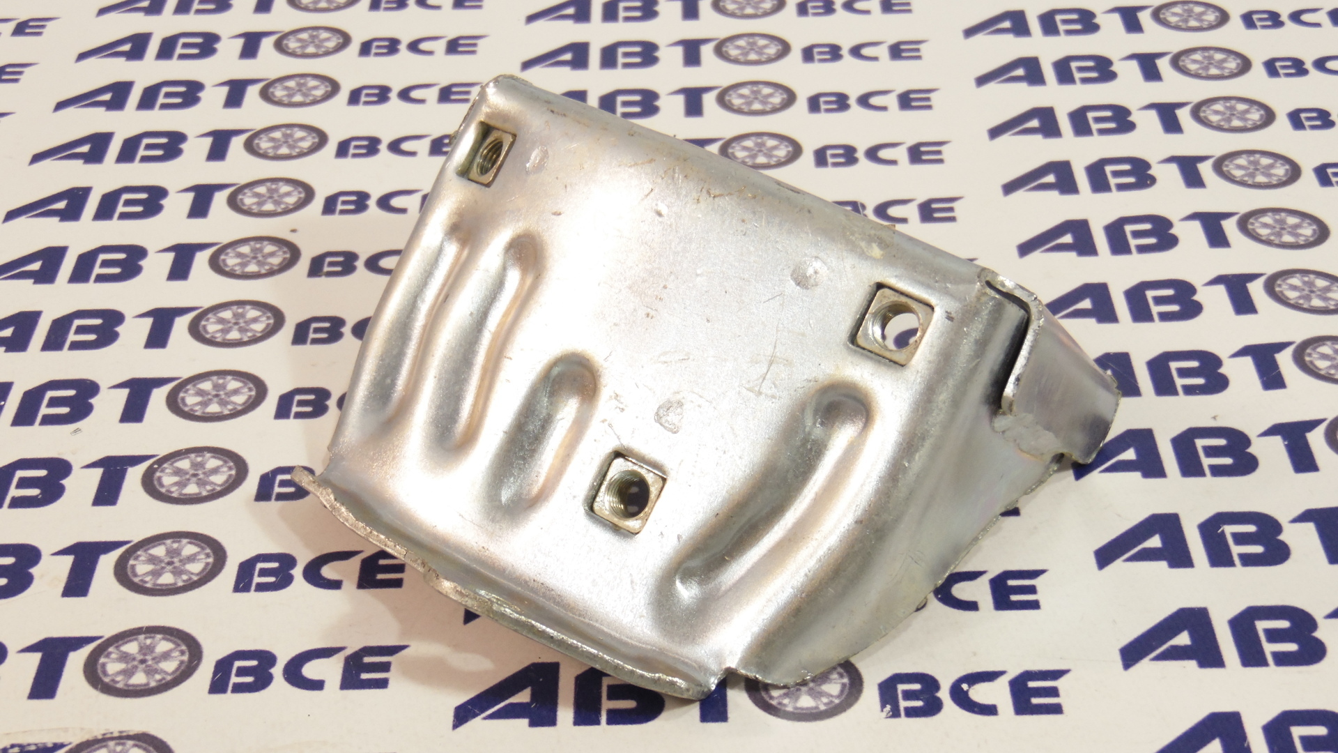 Кронштейн нижней правой (низкий) подушки (НЛО) ВАЗ-2110-12-2170 (8-16v) металлический АвтоВаз