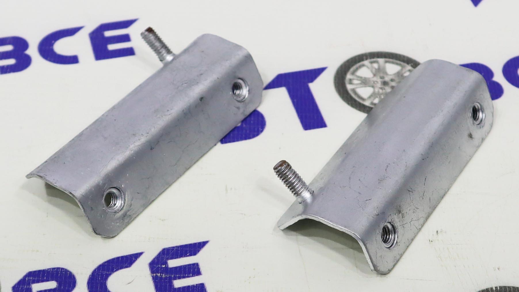 Кронштейн крепления фар (нижних к решетке) (комплект 2шт) ВАЗ-1118 Тольятти