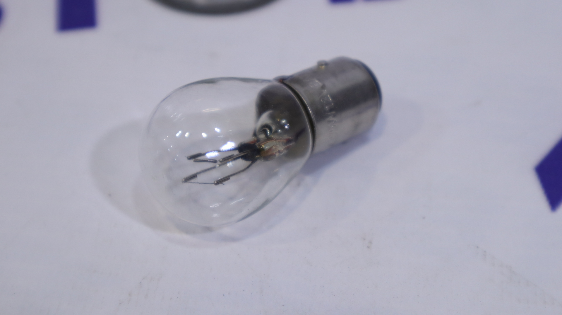 Лампа (Стоп + габарит) P215W 12V 21/5W (прямой цоколь) (2 контакта) Маяк