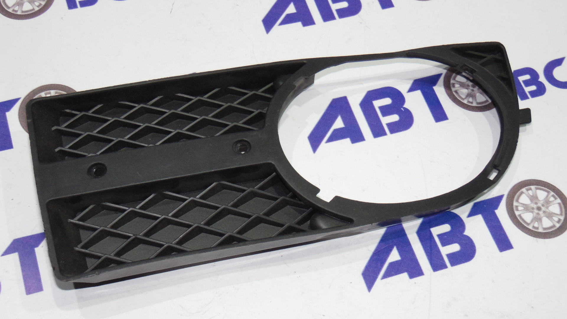 Рамка туманных фар (накладка ПТФ) Aveo 3 T250 левая (черная под хром накл) GM
