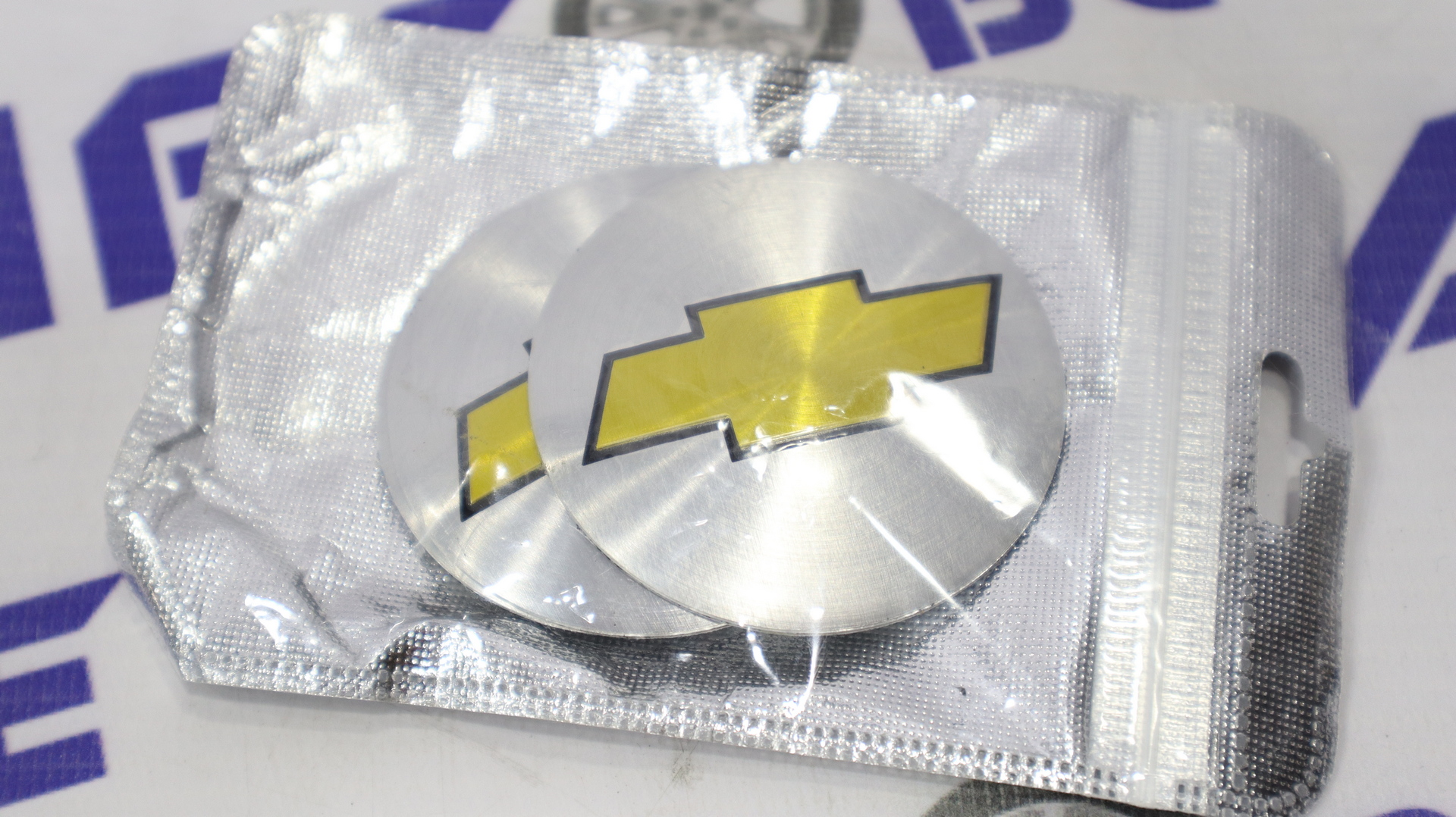 Наклейка эмблема на диски (65мм) CHEVROLET 4шт Серый